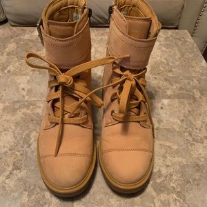 WORN JUST 2 TIMES! Woman’s Timberland Kori Park Buckle Boot - Wheat